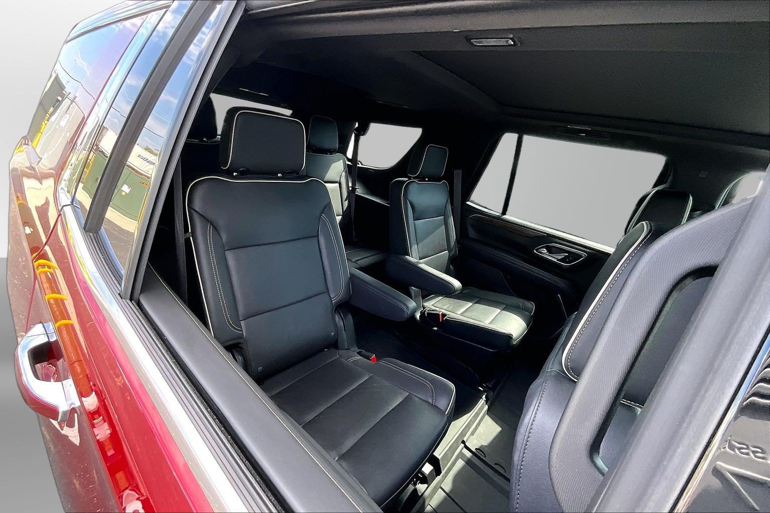 Used 2023 Chevrolet Tahoe Premier w/ Premium Package 2 AWD/4WD image 17