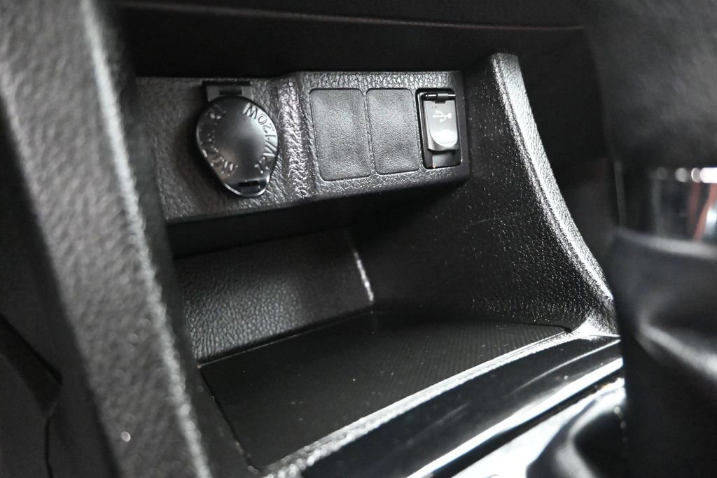 Used 2017 Toyota Corolla SE w/ Carpet Mat Package (TMS) FWD image 43