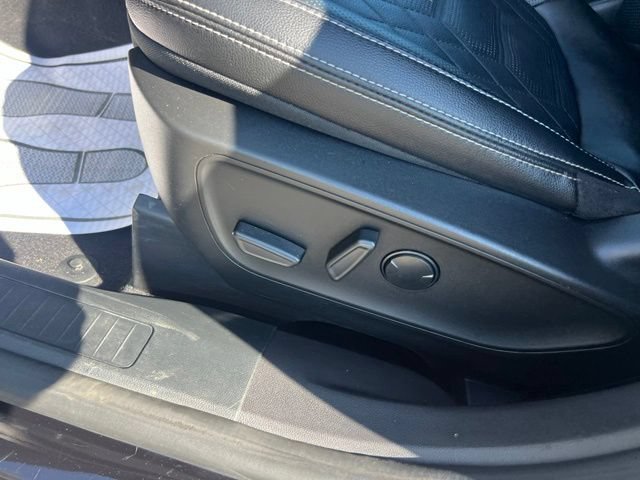 Certified 2023 Ford Escape Platinum w/ Premium Technology Package AWD/4WD image 21