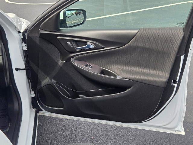 Used 2021 Chevrolet Malibu LT FWD image 4