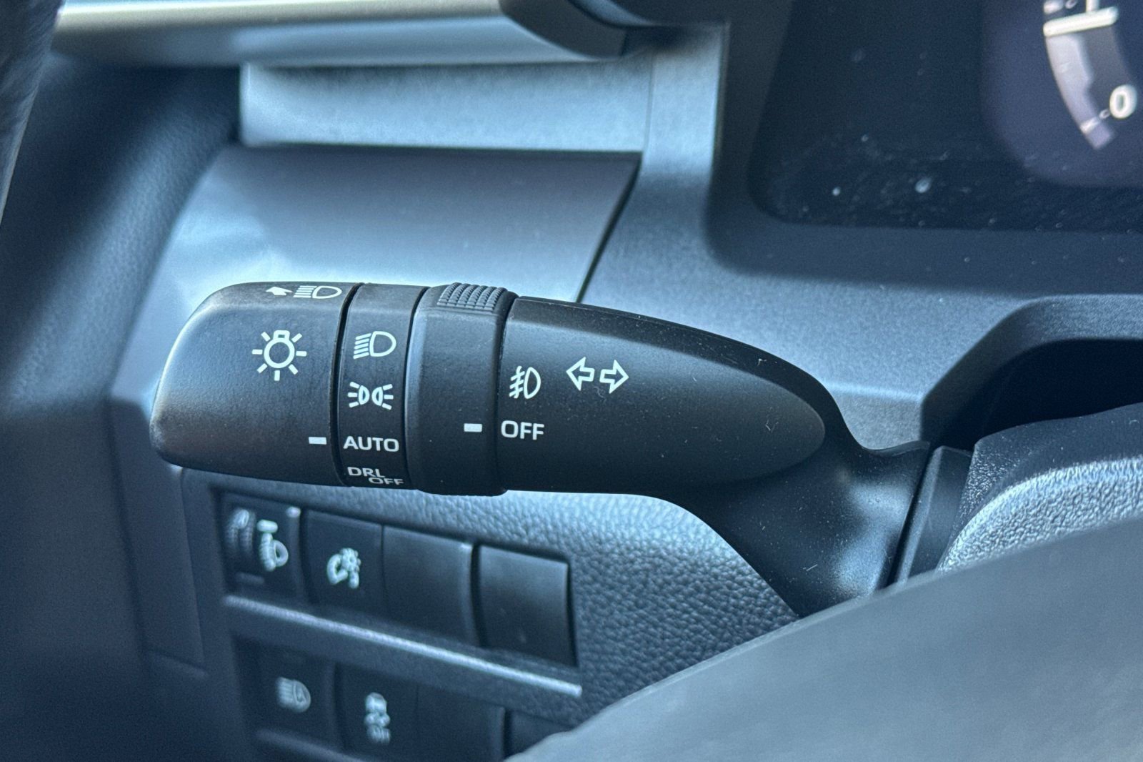 Used 2025 Toyota Tacoma TRD Off-Road AWD/4WD image 37