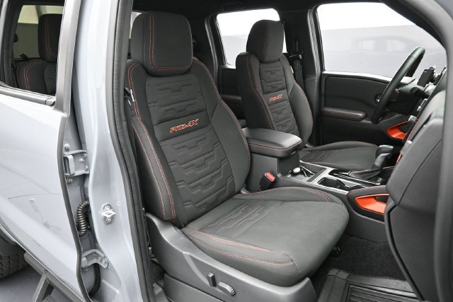 Used 2025 Nissan Frontier PRO-4X AWD/4WD image 29