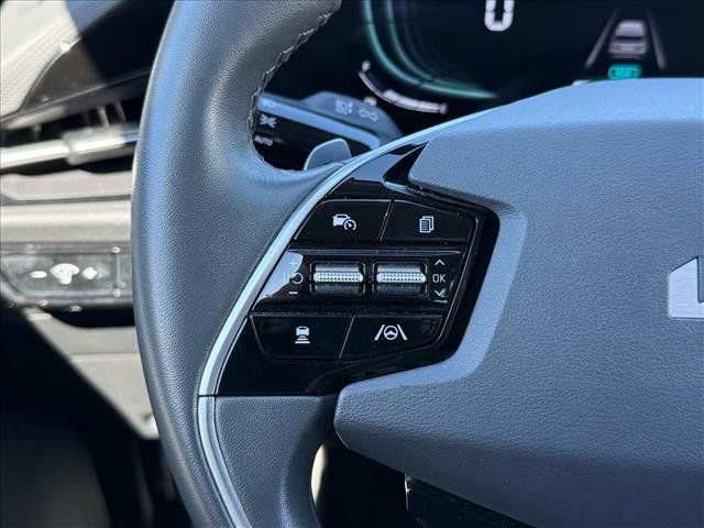 Used 2023 Kia Niro EX image 18