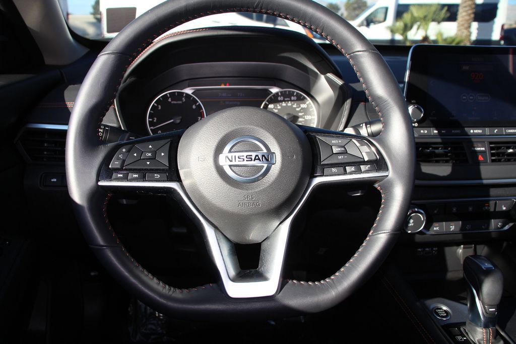 Used 2021 Nissan Altima 2.5 SR w/ SR Premium Package image 16