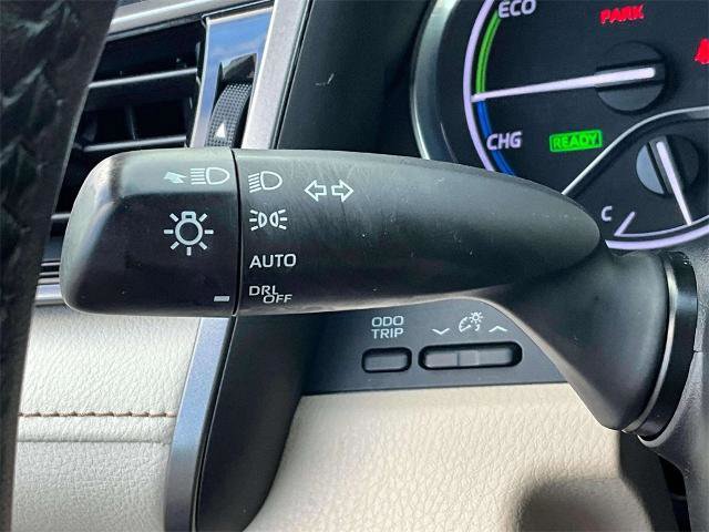 Used 2019 Toyota Camry XLE image 12