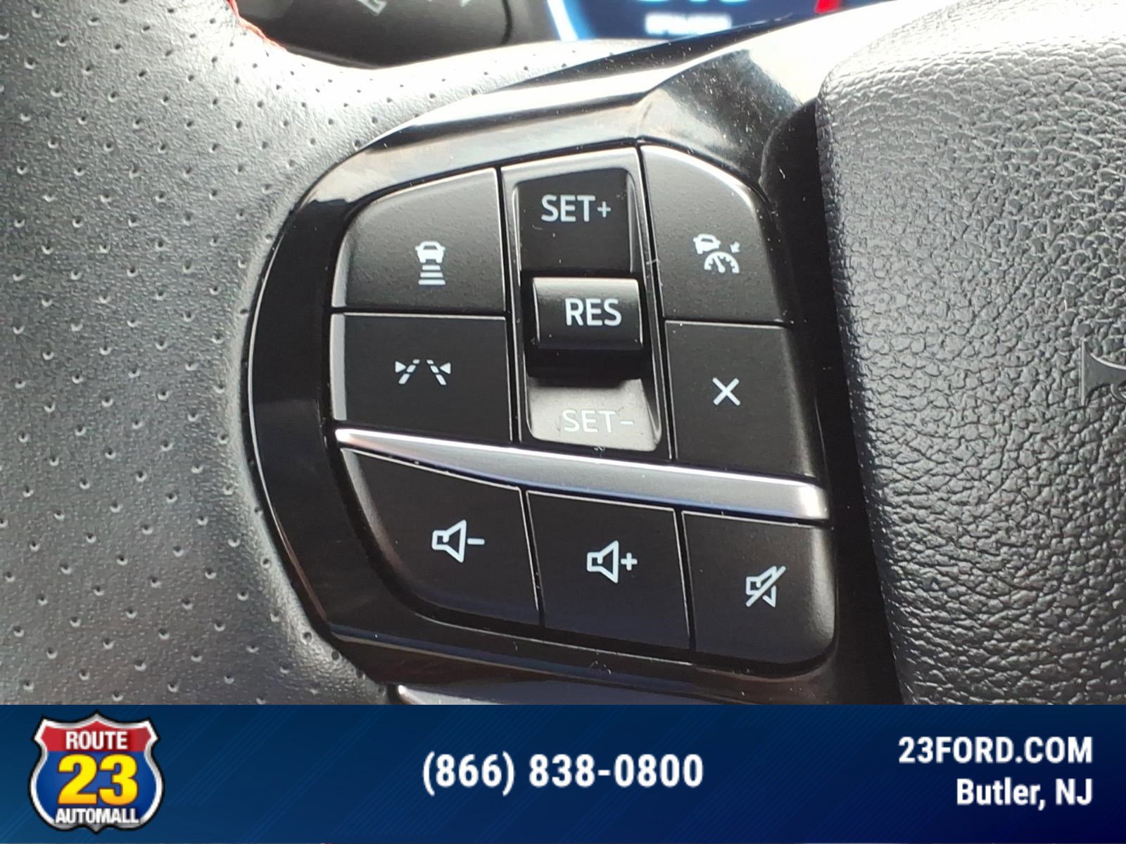 Certified 2025 Ford Explorer ST-Line w/ Premium Package AWD/4WD image 13