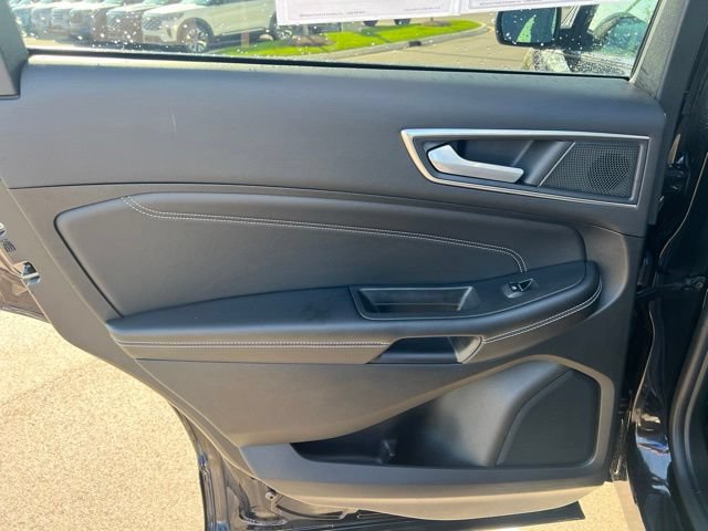 Certified 2024 Ford Edge Titanium w/ Equipment Group 301A AWD/4WD image 19