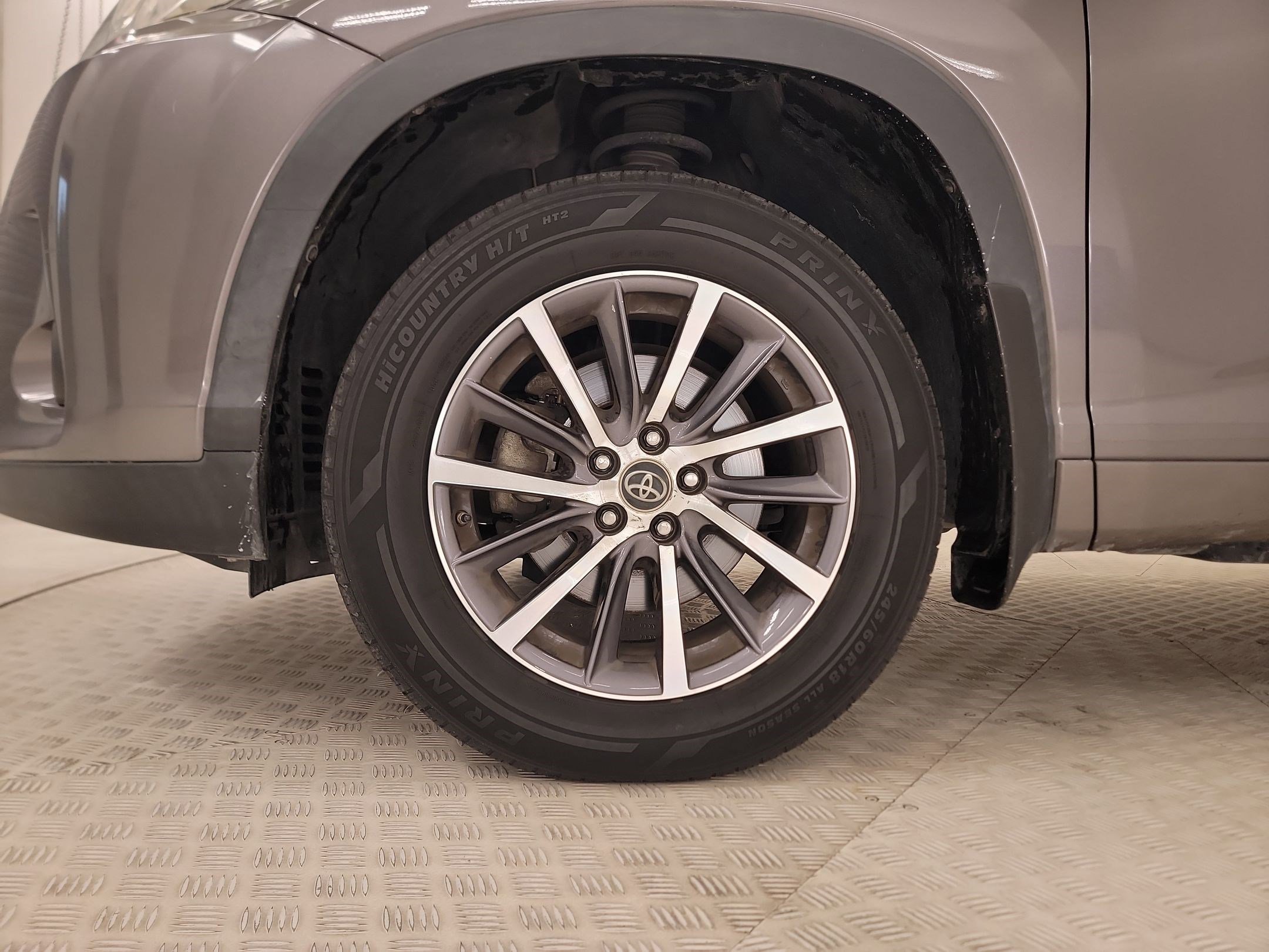 Used 2018 Toyota Highlander XLE FWD image 10