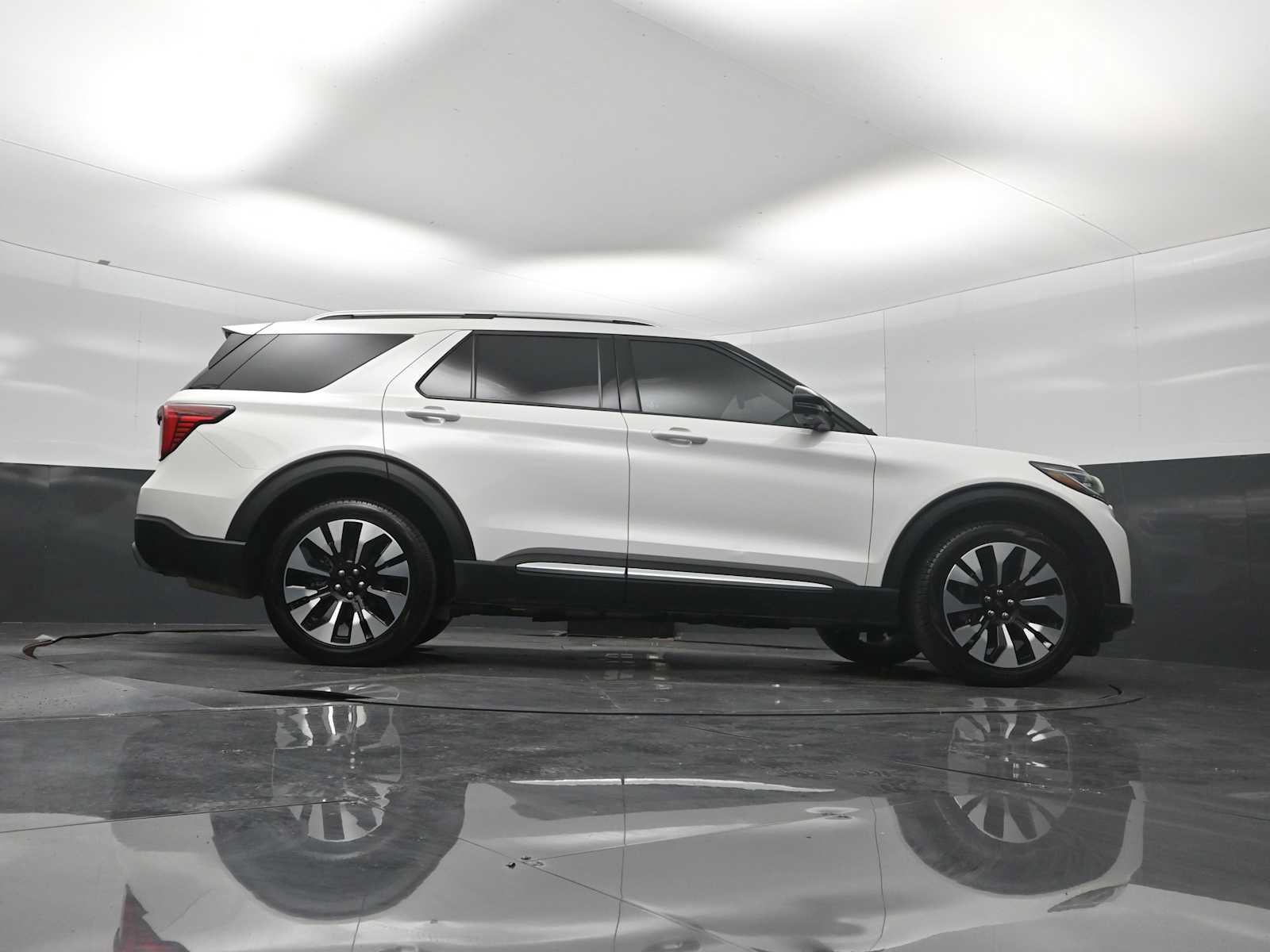 Certified 2026 Ford Explorer Platinum w/ LUX Leather Package AWD/4WD image 57
