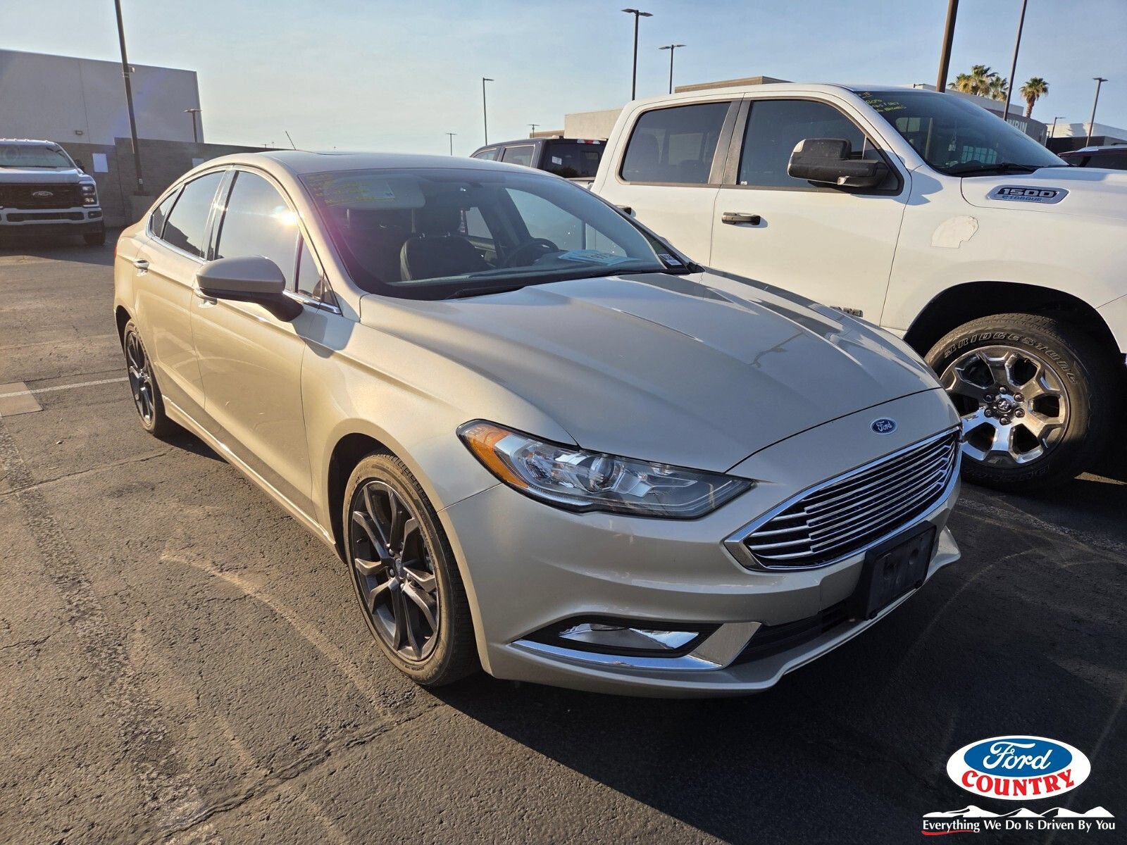Certified 2018 Ford Fusion SE FWD image 1