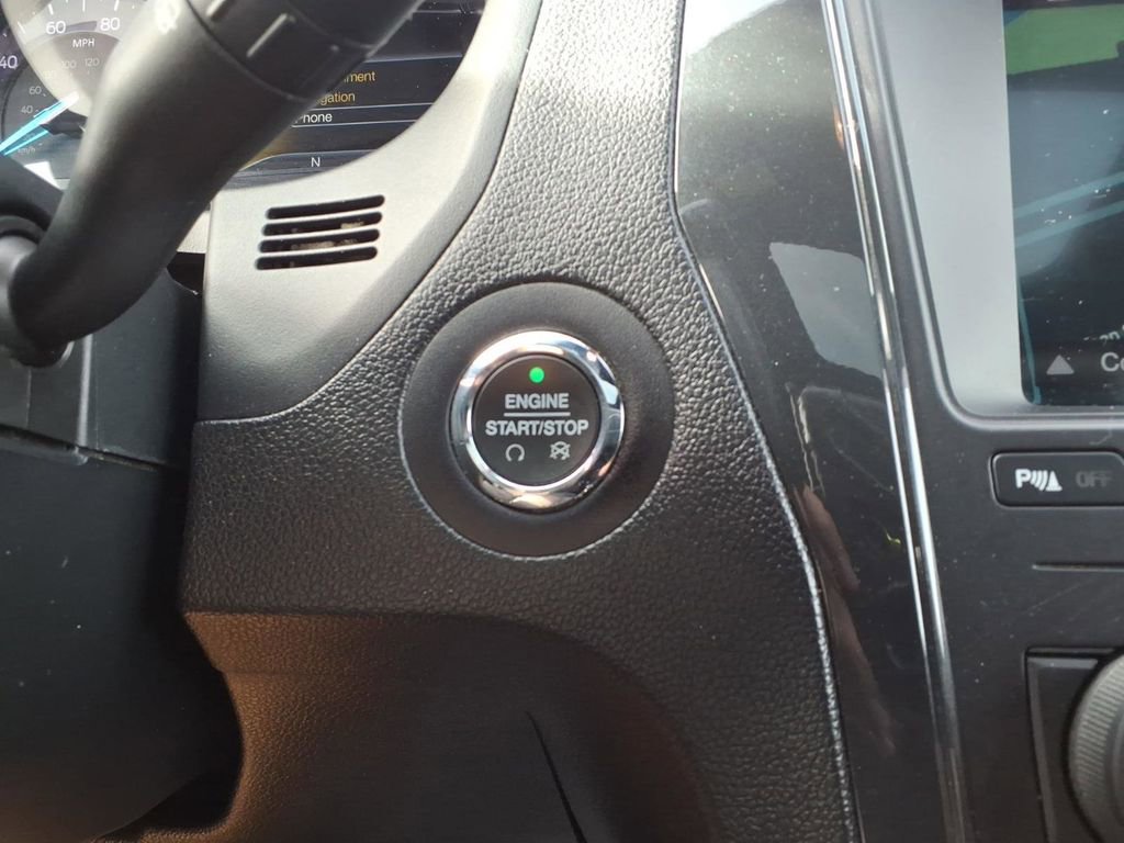 Certified 2019 Ford Explorer XLT w/ Equipment Group 202A image 27