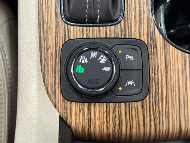 Used 2017 GMC Acadia Denali w/ Technology Package AWD/4WD image 34