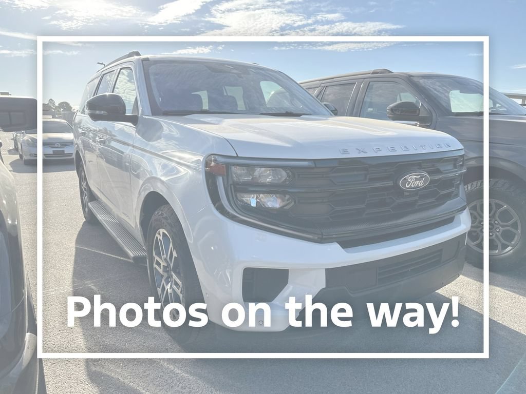 Certified 2025 Ford Expedition Active AWD/4WD image 1