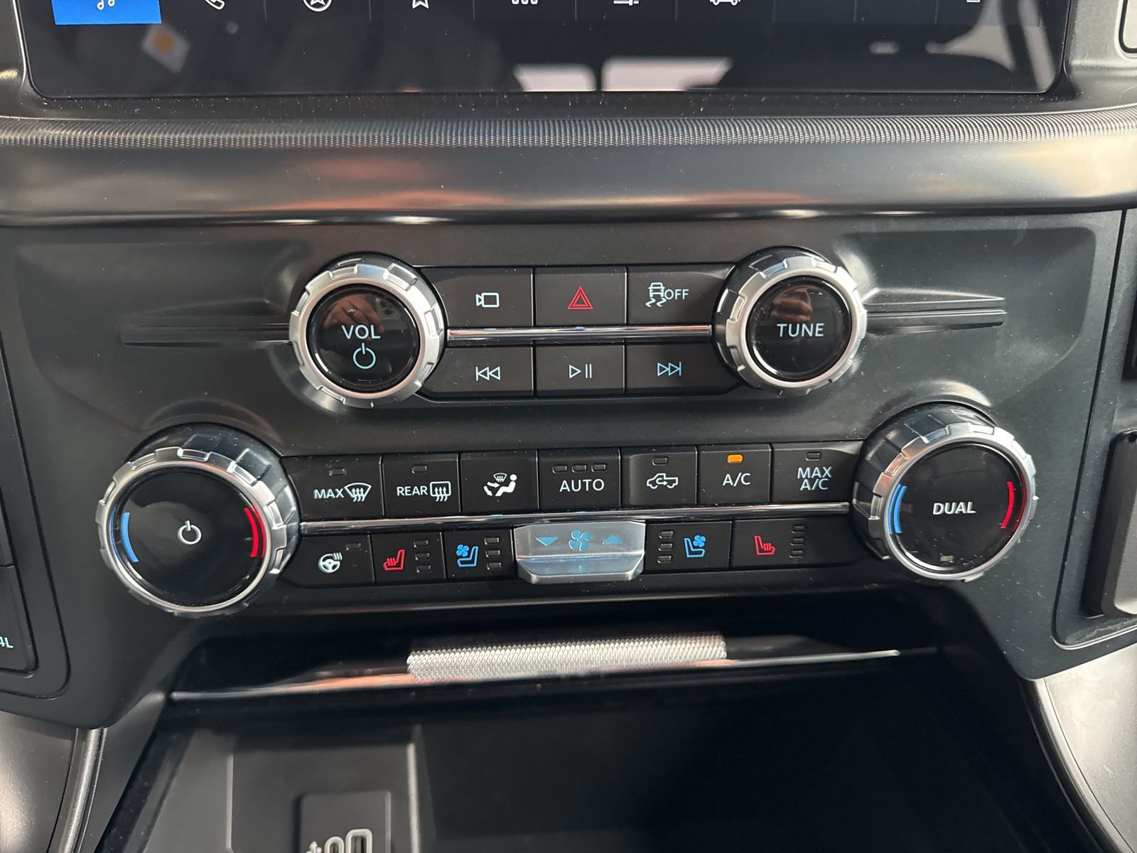 Certified 2025 Ford F150 Lariat w/ Equipment Group 501A Mid AWD/4WD image 35