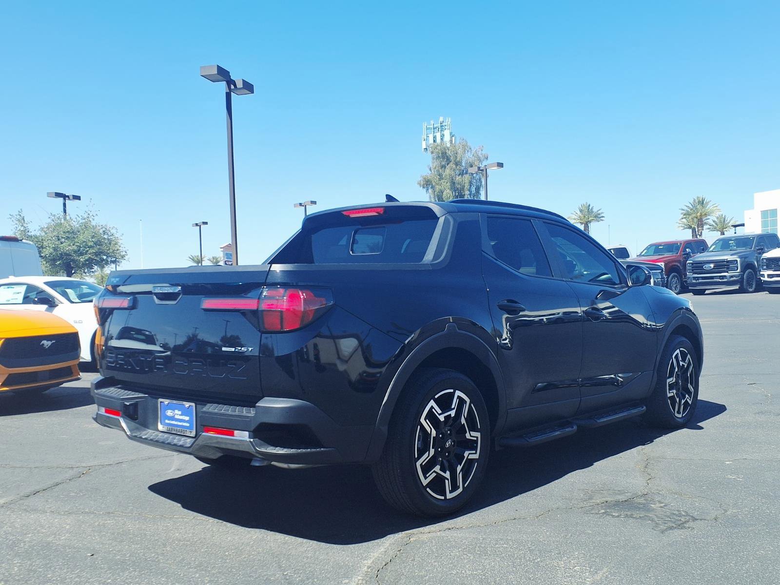 Used 2025 Hyundai Santa Cruz Limited AWD/4WD image 6