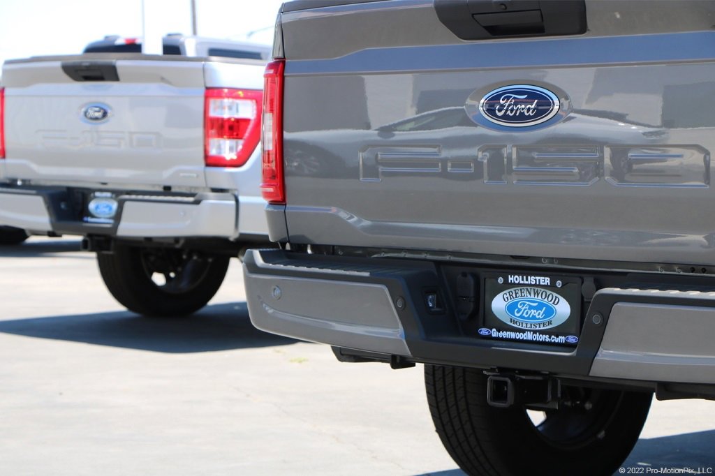 Certified 2021 Ford Explorer XLT w/ Equipment Group 202A image 40