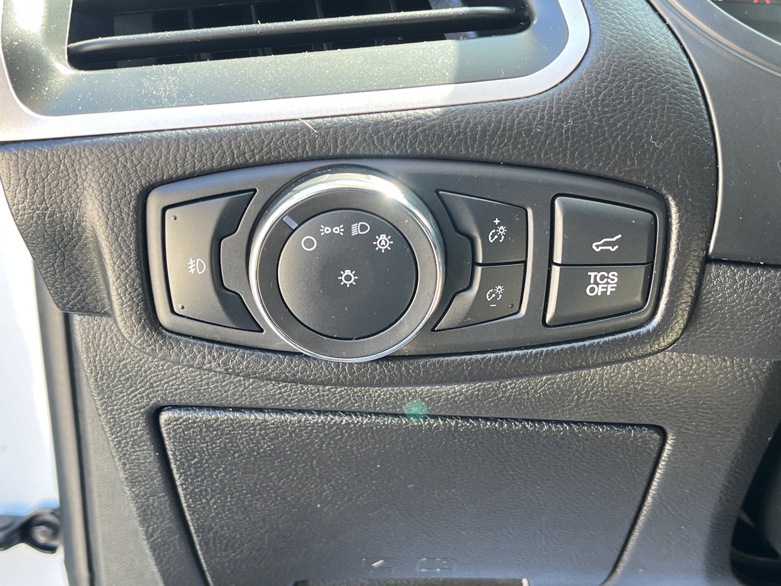 Certified 2022 Ford Edge SEL w/ Convenience Package AWD/4WD image 17