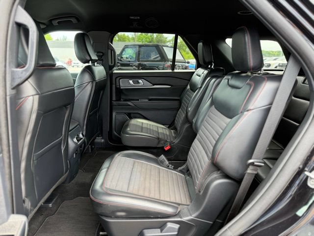 Certified 2025 Ford Explorer ST-Line AWD/4WD image 17