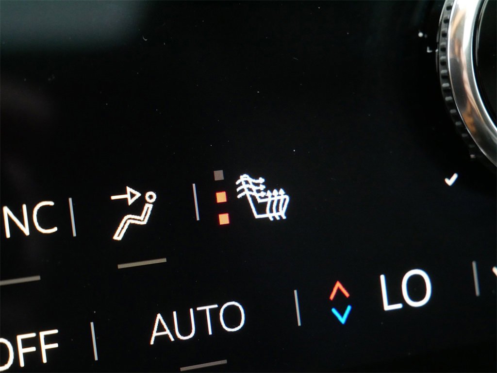 Used 2025 GMC Yukon Denali w/ Denali Reserve Package image 25