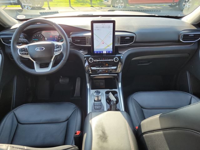 Certified 2023 Ford Explorer Limited w/ Limited Technology Package AWD/4WD image 31