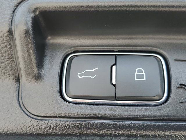 Certified 2025 Ford Explorer ST-Line image 11