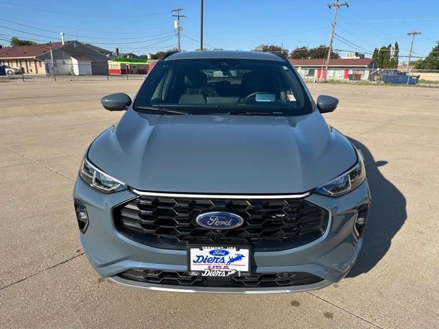 Certified 2023 Ford Escape ST-Line Elite w/ Premium Technology Package AWD/4WD image 9