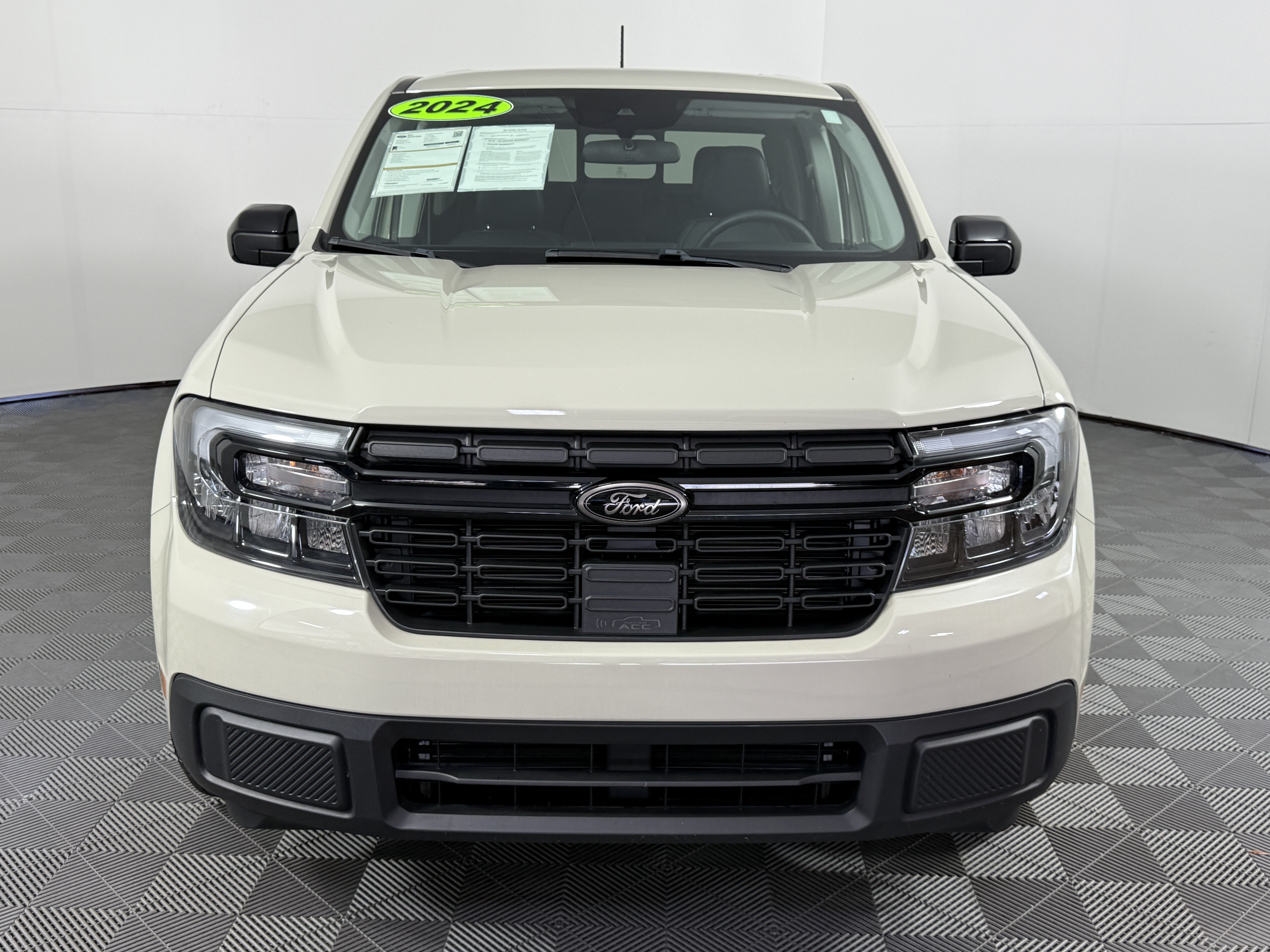 Certified 2024 Ford Maverick Lariat w/ Black Appearance Package FWD image 6