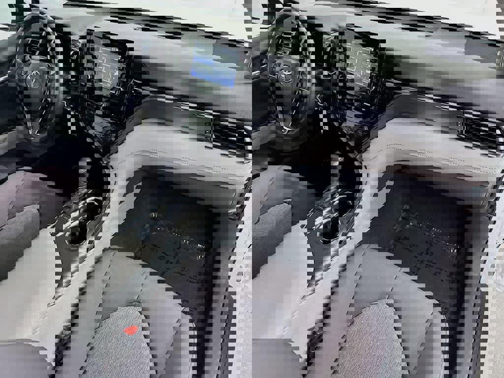 Used 2024 Toyota Camry LE image 31