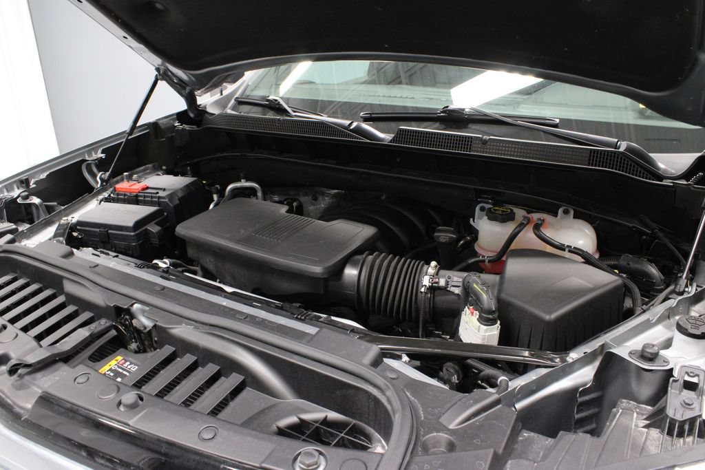 Used 2025 Chevrolet Silverado 1500 High Country w/ High Country Premium Package AWD/4WD image 13