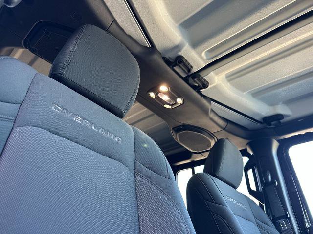 Used 2021 Jeep Gladiator Overland AWD/4WD image 15