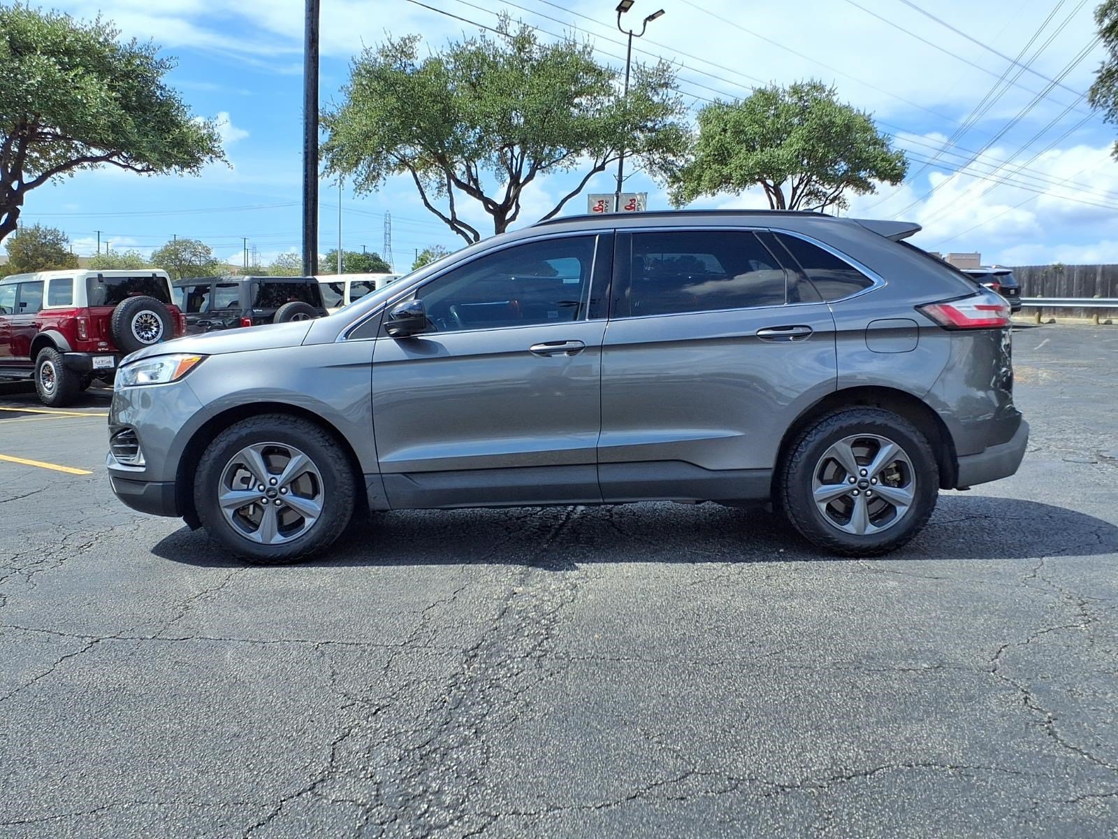 Certified 2022 Ford Edge SEL w/ Sport Appearance Package AWD/4WD image 9