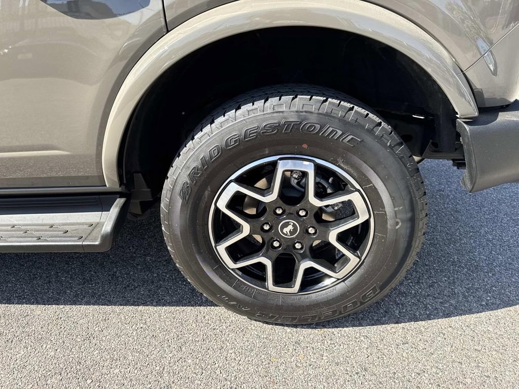Certified 2025 Ford Bronco Outer Banks AWD/4WD image 9