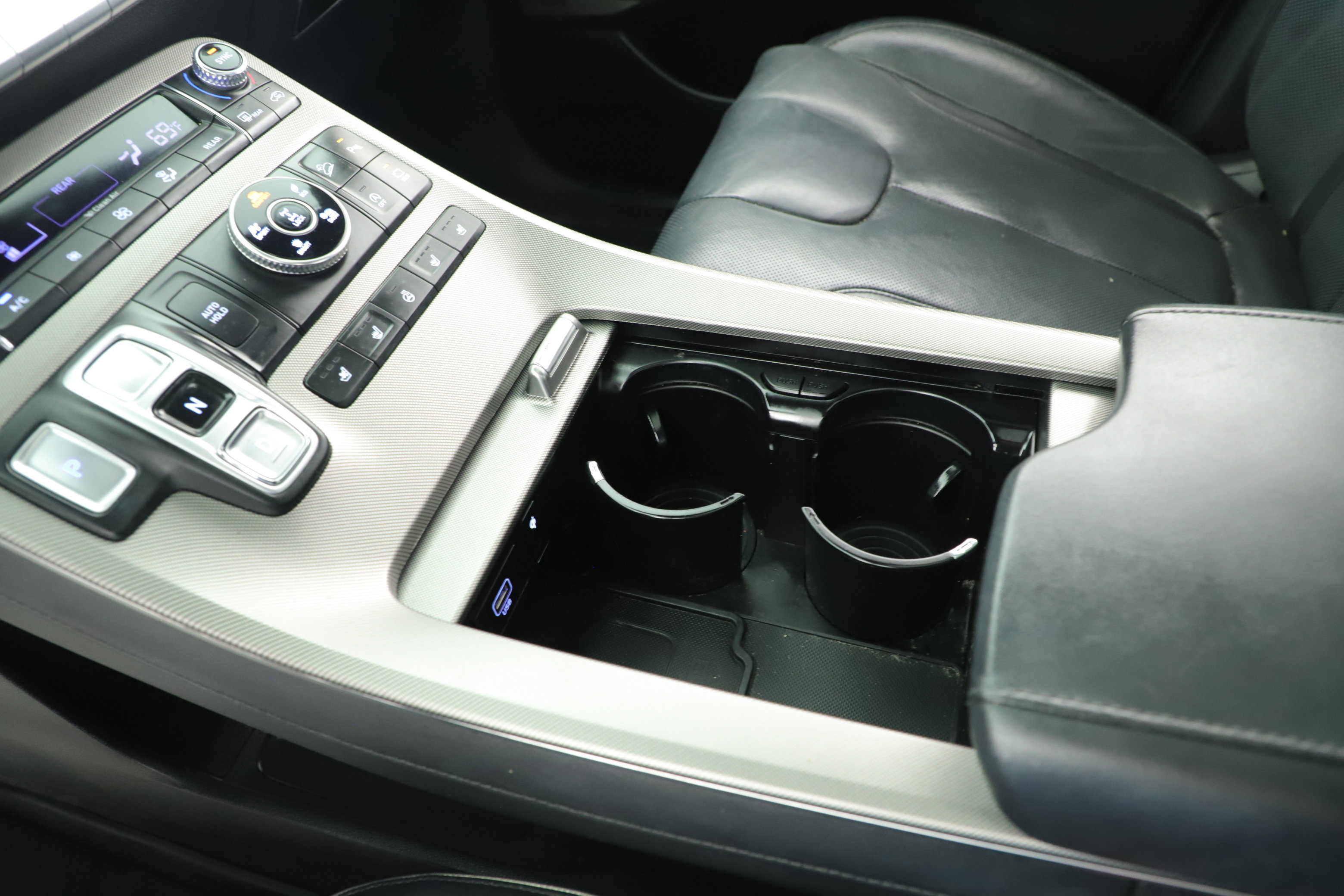 Used 2022 Hyundai Palisade Calligraphy w/ Winter Package image 15