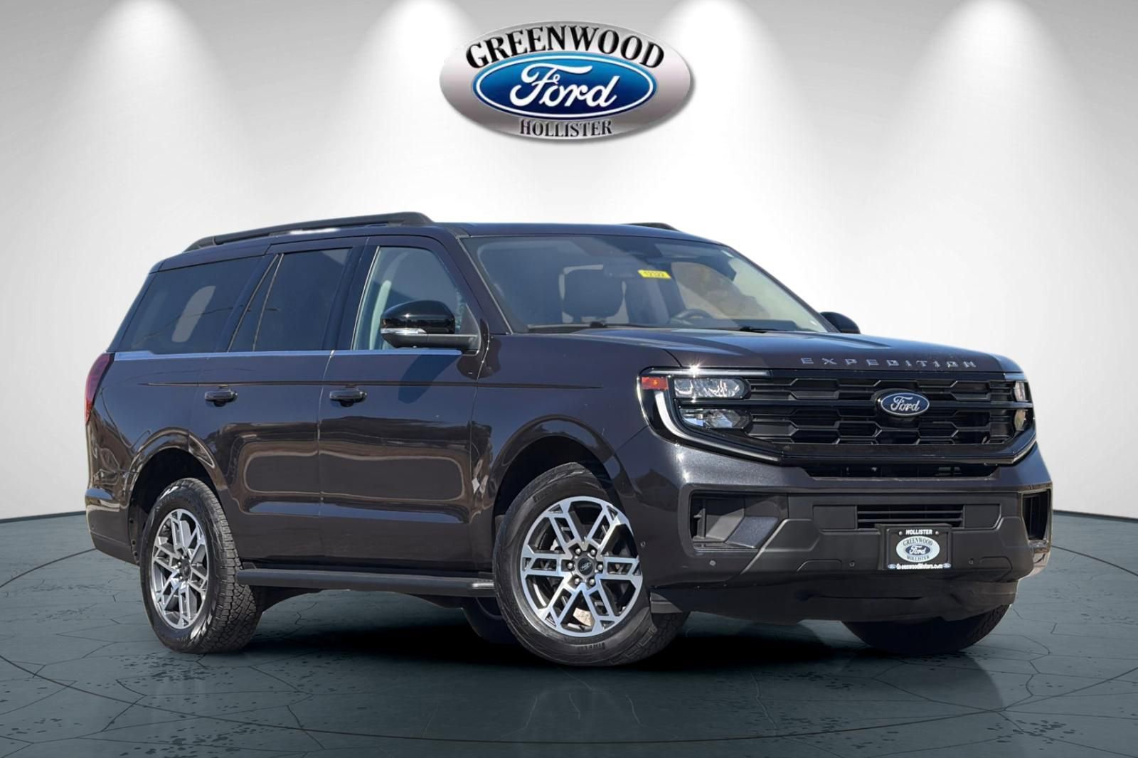 Certified 2025 Ford Expedition Active AWD/4WD image 1
