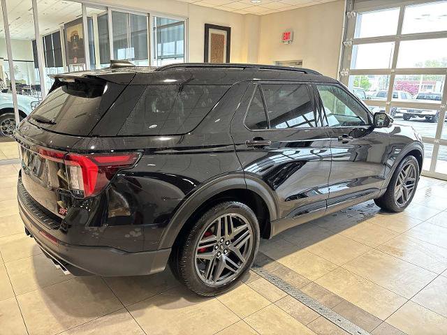 Certified 2025 Ford Explorer ST AWD/4WD image 2