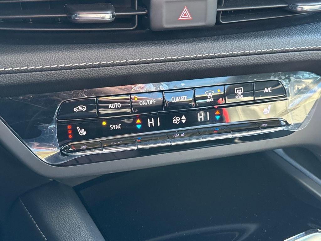 Used 2023 Buick Envision Essence w/ Sport Touring Package image 20