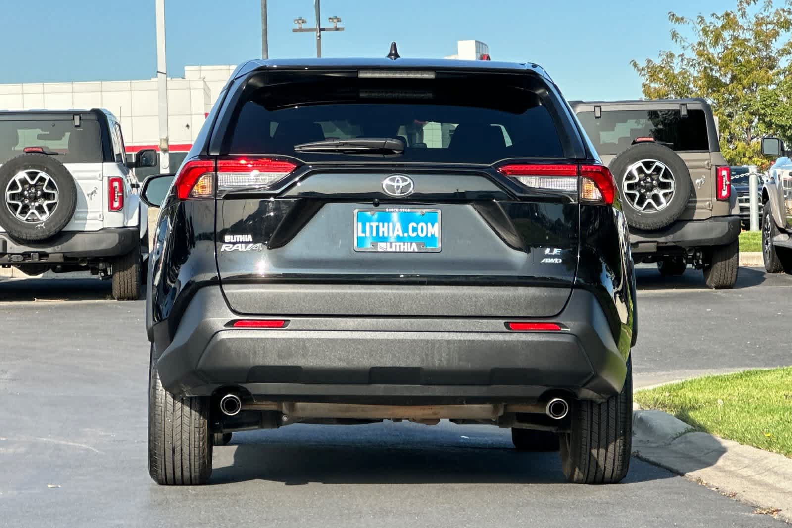 Used 2025 Toyota RAV4 LE AWD/4WD image 7
