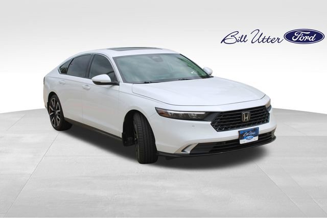 Used 2024 Honda Accord Touring image 3