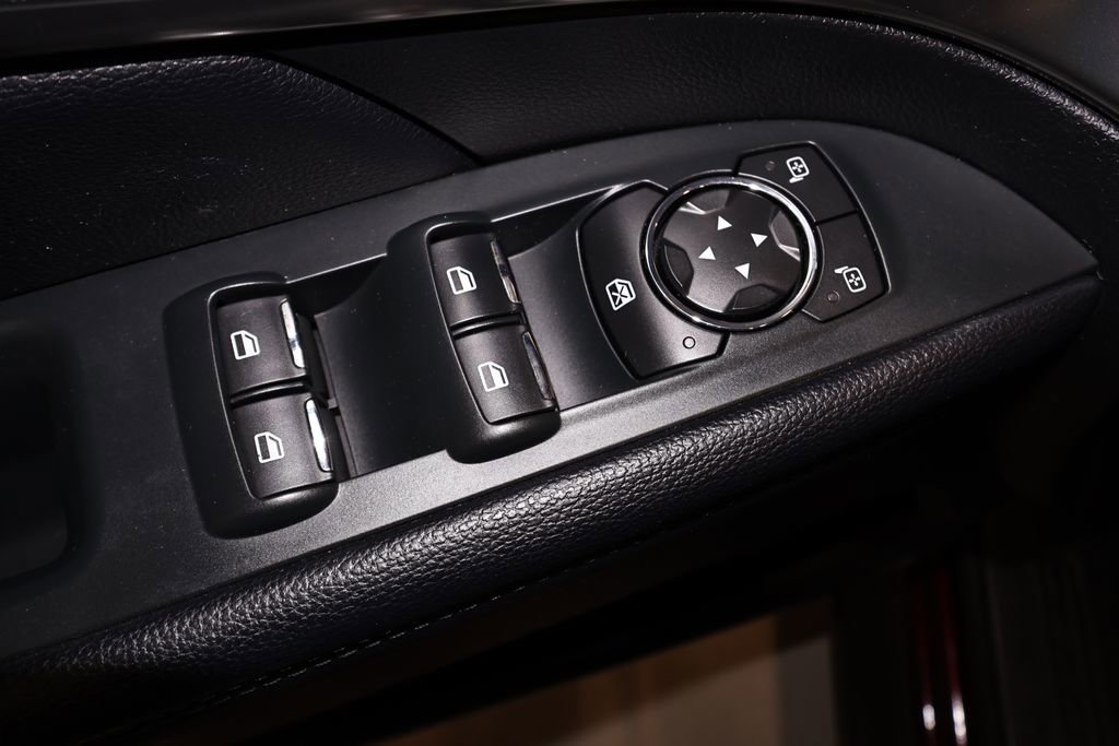 Certified 2018 Ford Explorer XLT w/ Equipment Group 202A image 15