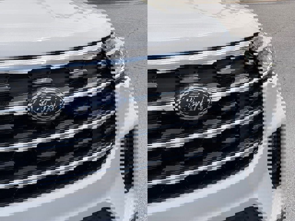 Certified 2025 Ford Explorer Active w/ Active Comfort Package image 11