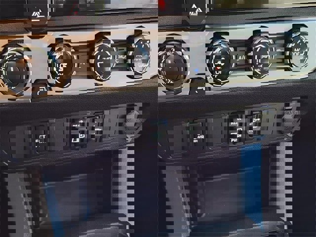 Used 2018 Toyota Tacoma SR5 image 14