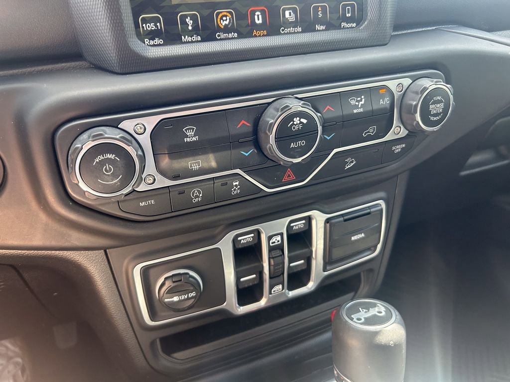 Used 2018 Jeep Wrangler Unlimited Sahara AWD/4WD image 28