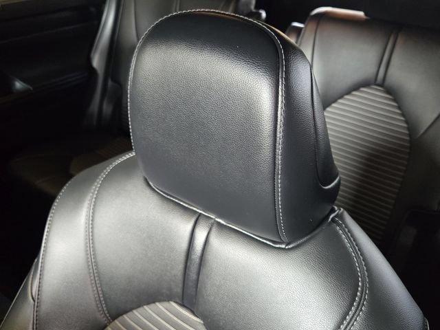 Used 2021 Toyota Highlander XSE FWD image 25