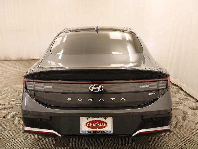 Used 2025 Hyundai Sonata Limited FWD image 4