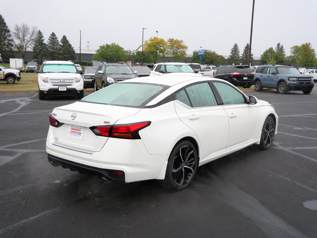 Used 2023 Nissan Altima 2.5 SR w/ SR Premium Package FWD image 7