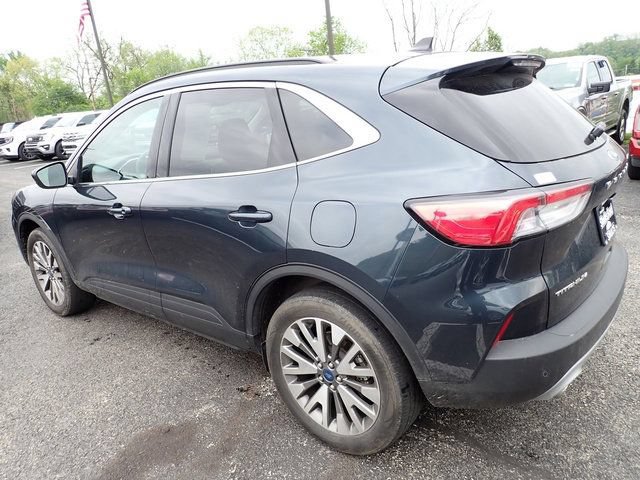 Certified 2022 Ford Escape Titanium AWD/4WD image 4