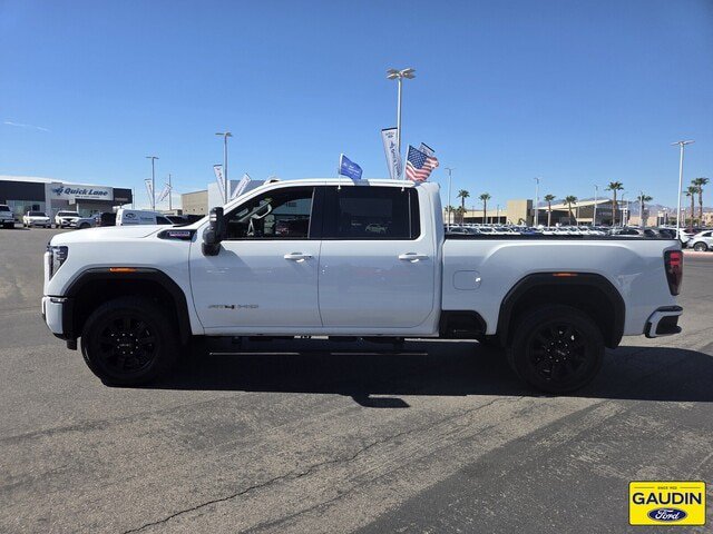 Used 2025 GMC Sierra 2500 AT4 w/ Technology Package AWD/4WD image 4