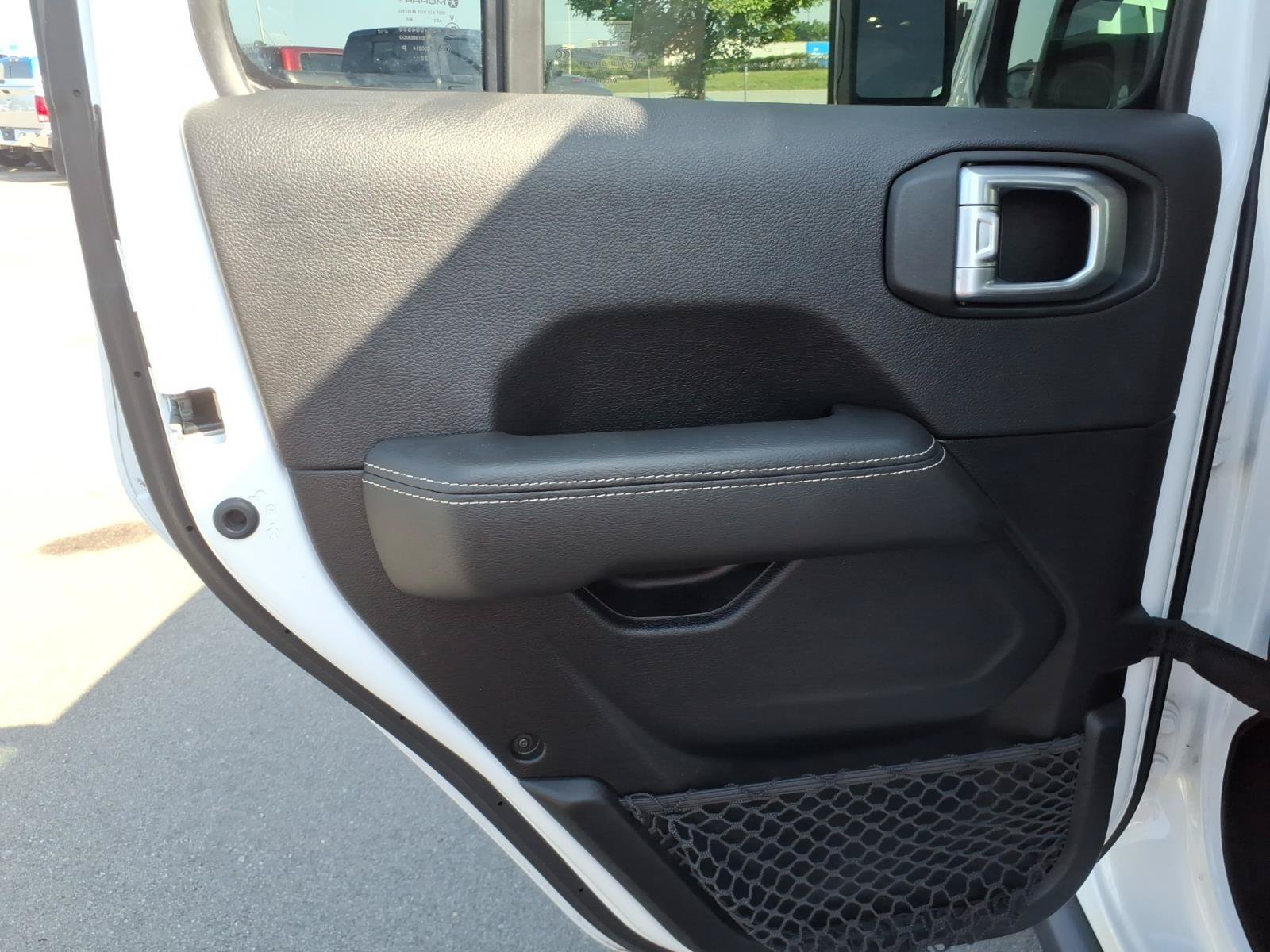 Used 2021 Jeep Gladiator Rubicon AWD/4WD image 13