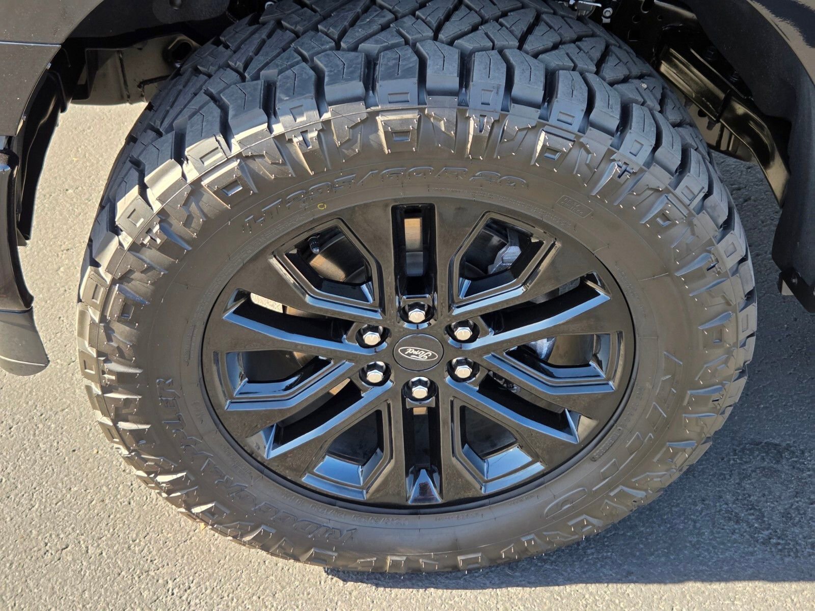 Certified 2025 Ford F150 Lariat w/ Equipment Group 502A High image 9