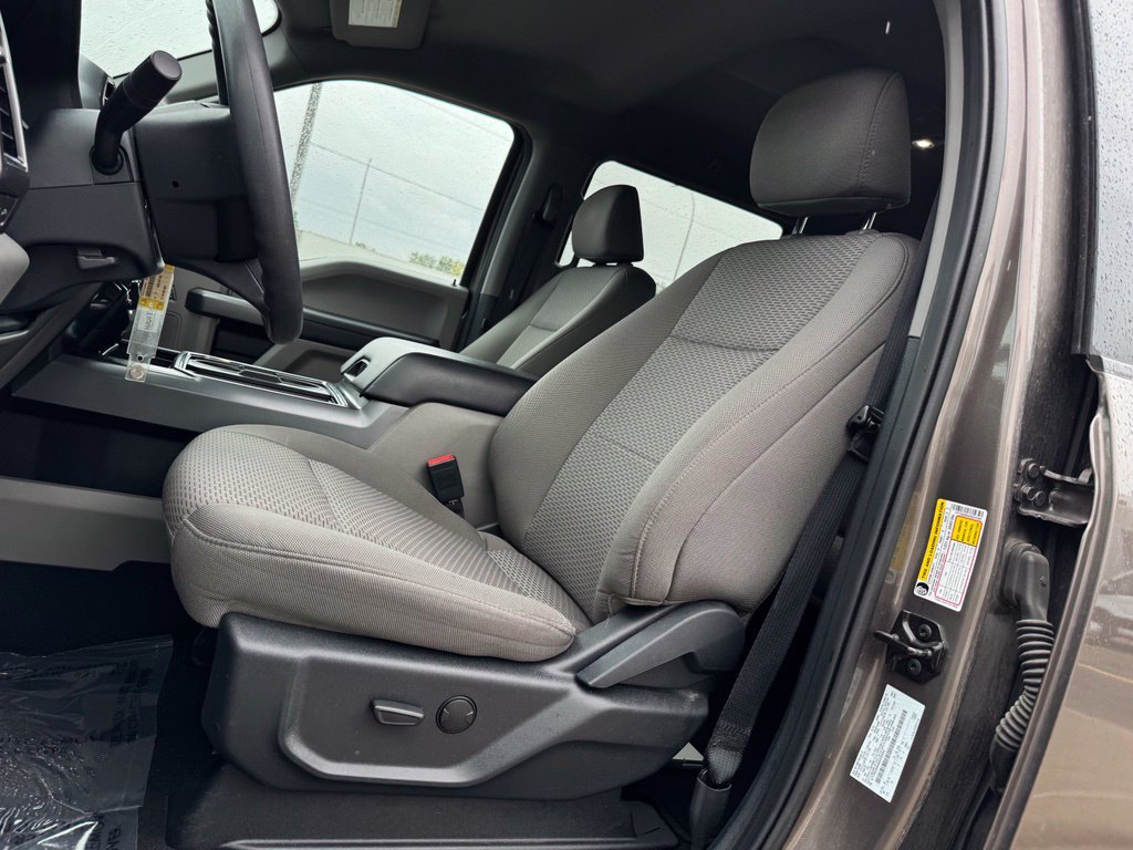 Certified 2022 Ford F250 XLT w/ XLT Premium Package AWD/4WD image 5